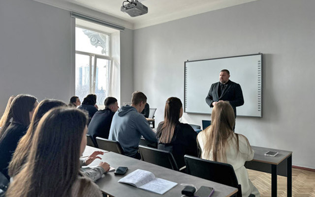 NAIA students analyzed criminal cases together with an advocate