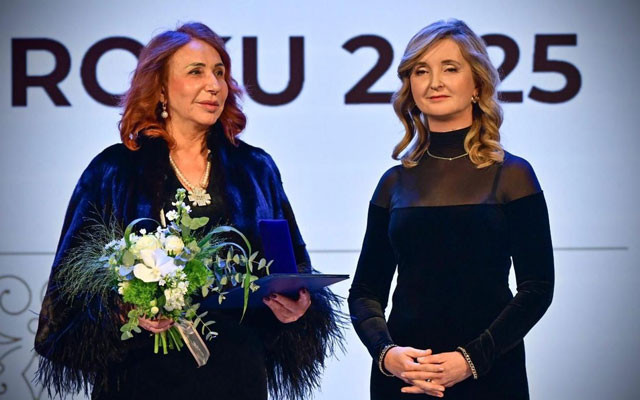 Lidiya Izovitova received an award from the Czech Bar Association