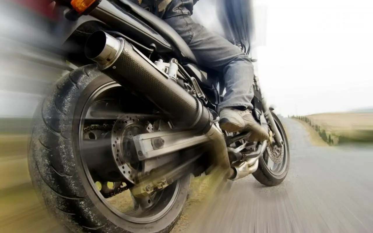 Fines for loud exhaust — based on a standardized measurement method — UNBA